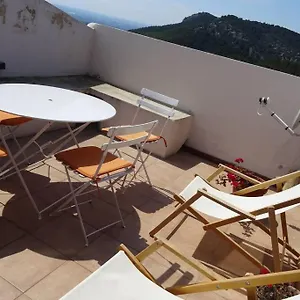 Jolie Maison Au Pied Du Chateau Du Barroux Hébergement de vacances